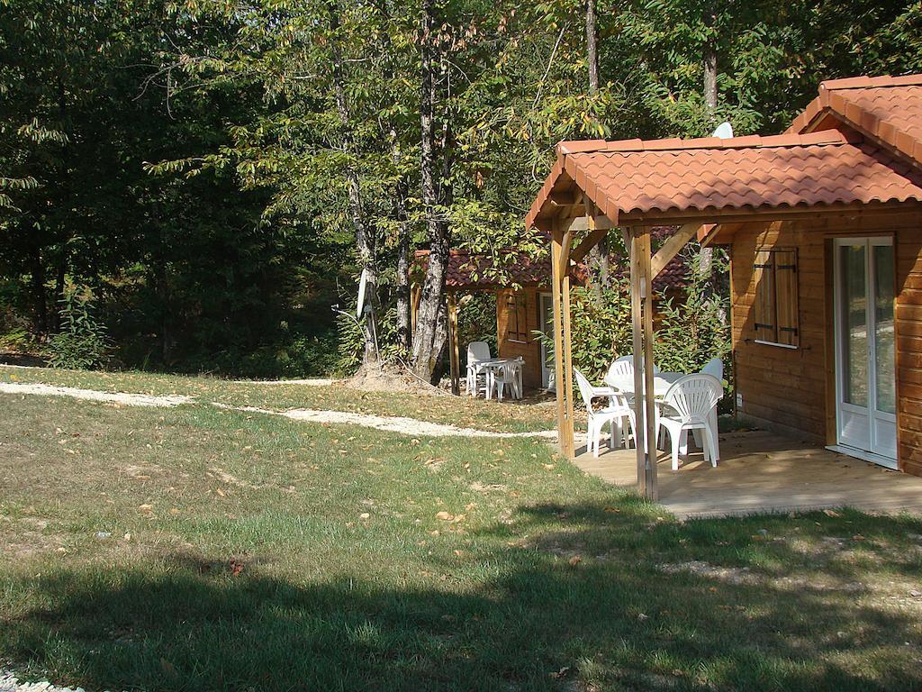 Etang Vallier Resort Brossac Rom bilde