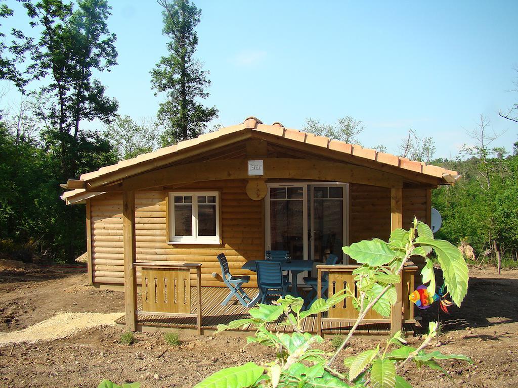 Etang Vallier Resort Brossac Rom bilde